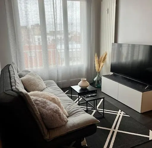 Appartement Situe Au Centre Ville D\'Alfortville